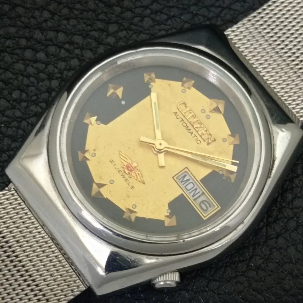 Vintage 1975 Citizen Automatic Mens Silver Watch W/daydate & Gold accents